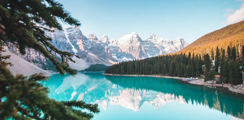 Imagem de lago e montanha no Canada - Pacote de Viagem Extrema Viagens