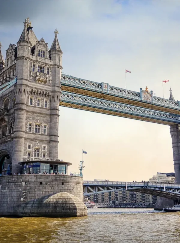 Imagem de ponte histórica em Londres - Pacote de Viagem Extrema Viagens